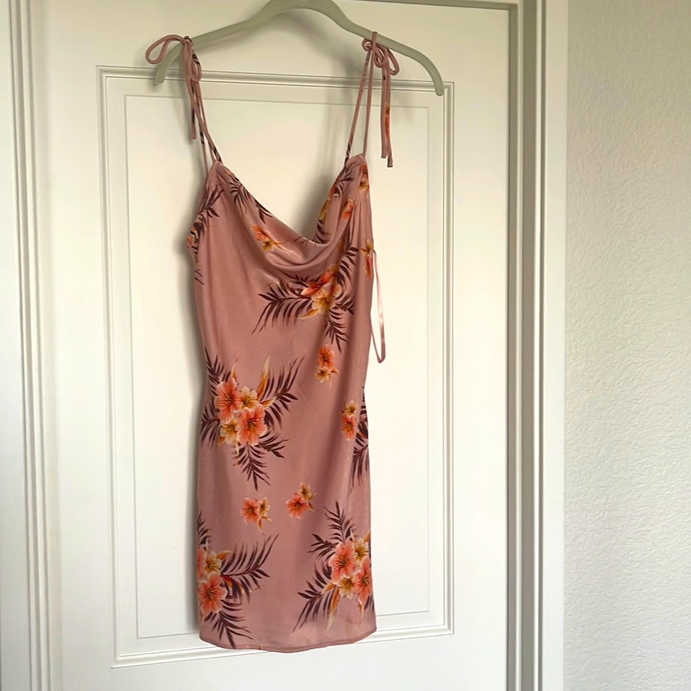 LPA floral mini. Amazing condition, no flaws. Worn once. Tie strap